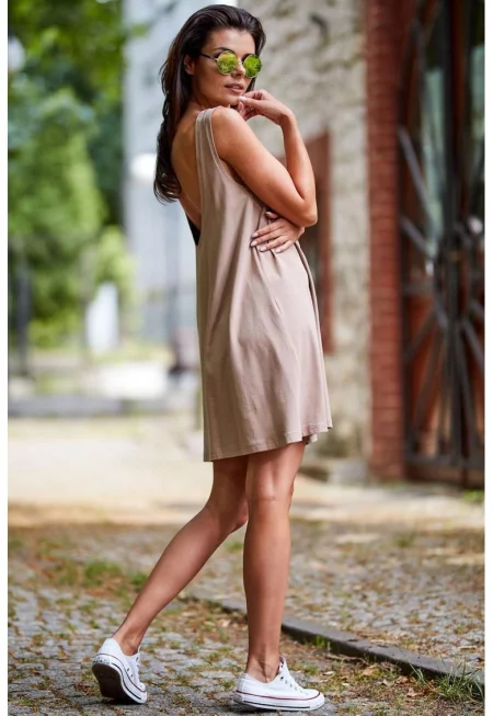 Къса рокля с широки презрамки