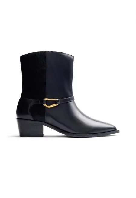 Кожени боти с метален детайл - Черен