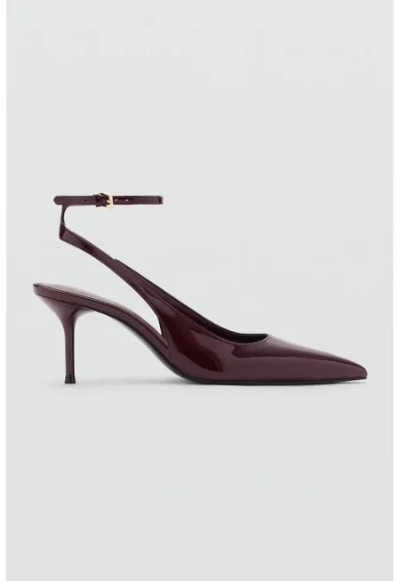 Обукви от еко кожа с остър връх и ток