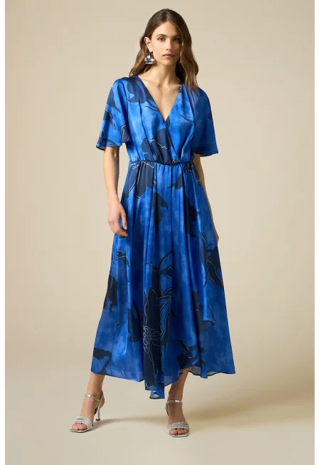 Разкроена рокля с ръкави тип пеперуда