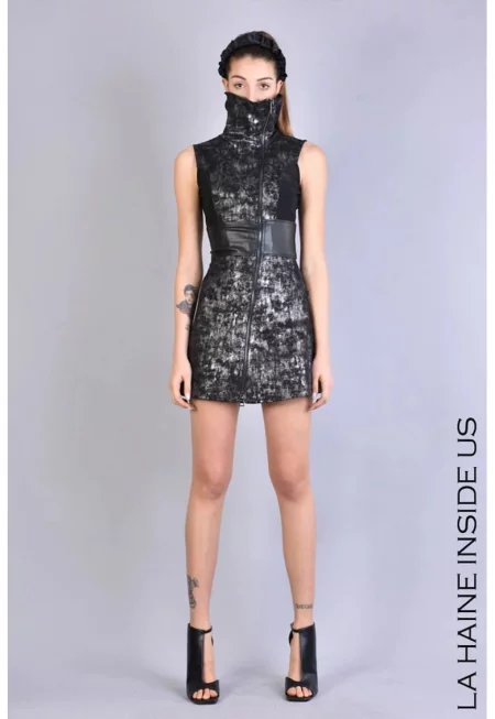 Rochie mini din piele ecologica - cu design texturat - Черен