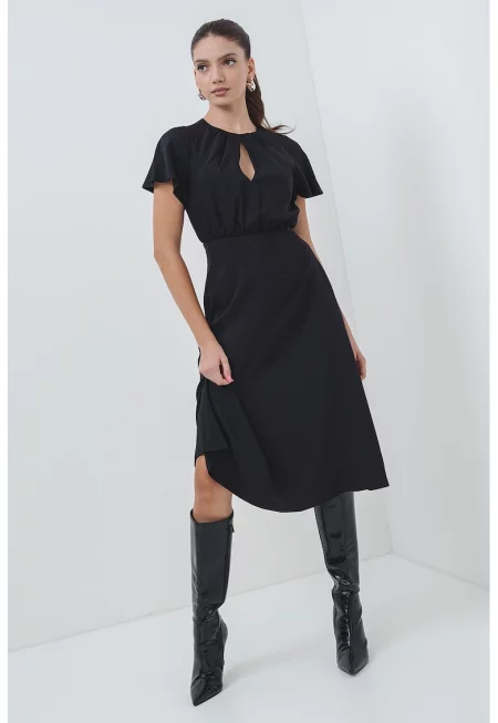 Рокля с къси ръкави - Черен