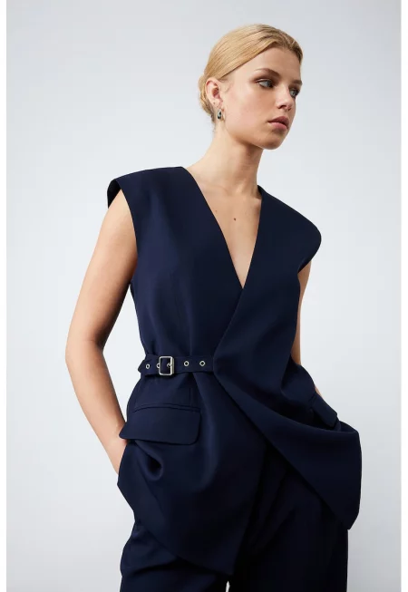 Шпиц елек с каишка с тока