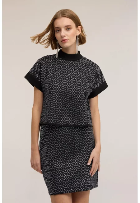 Блуза с ниска яка и декоративни камъни - Избеляло черно/Небесносин/Сребрист