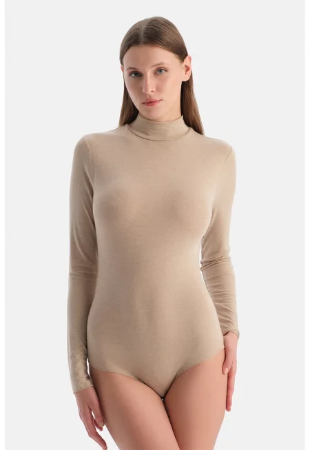 Боди с модал с ниска яка