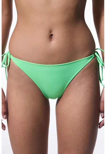 Долнище на бански