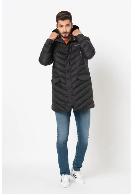 Капитонирано пухено зимно яке с дълъг дизайн - Черен