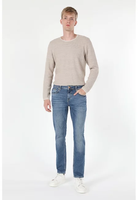 Прави дънки със захабен ефект - Син