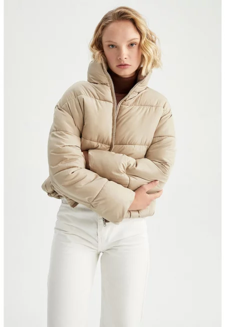 Пухено зимно яке с капитониран дизайн