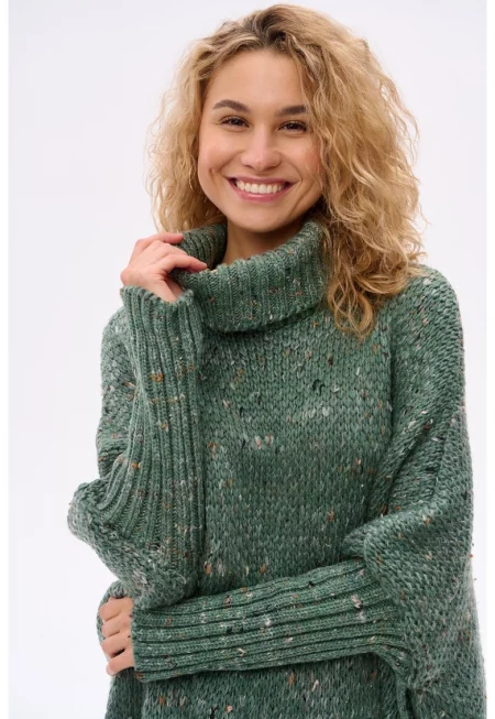 Пуловер от вълнена смес с обърната яка -