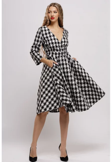 Разкроена миди рокля с джобове