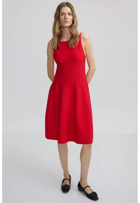 Рокля без ръкави с разкрояване - Аленочервен