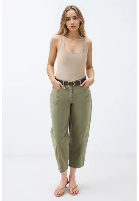Скъсен панталон с висока талия - Маслинено зелено