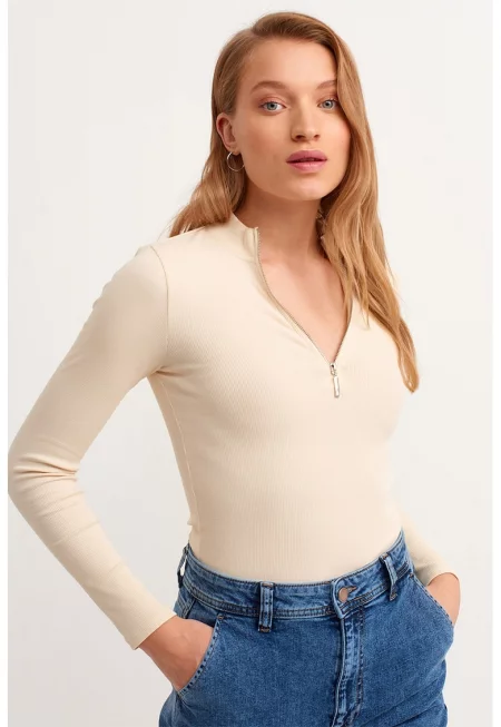 Слим блуза с къс цип