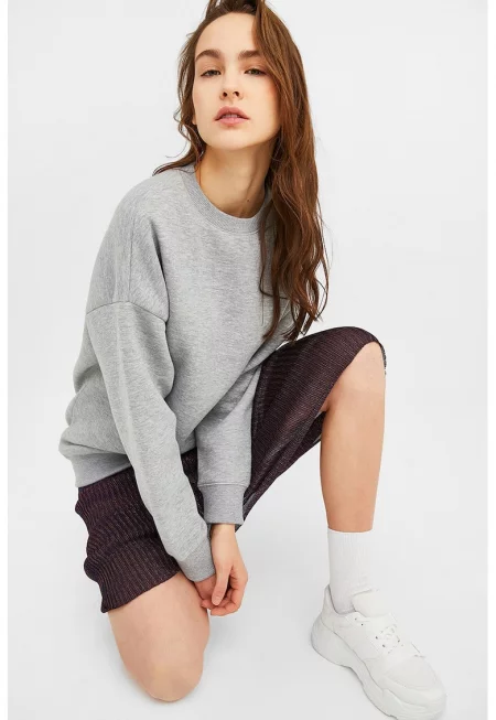 Суитшърт с овално деколте