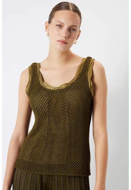 Топ с овално деколте и ажур - Карамел