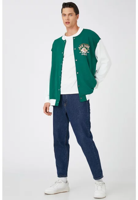 Яке Varsity с надпис