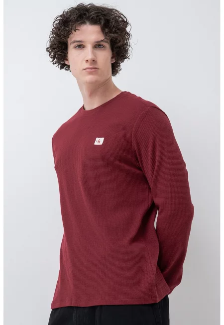 Блуза с овално деколте