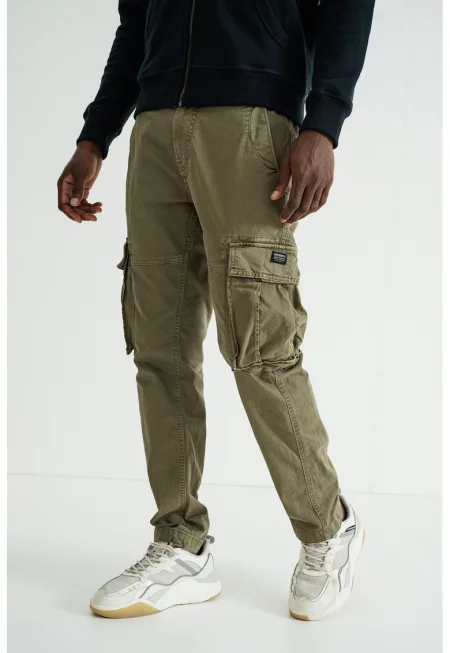 Карго панталон със средновисока талия