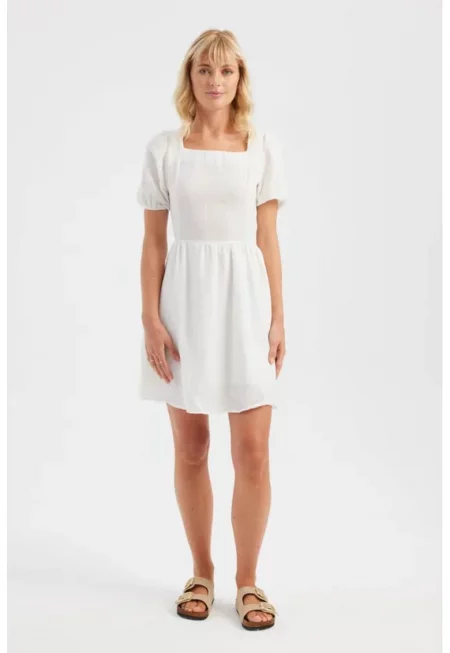 Мини рокля  къси ръкави - квадратно деколте - бяла - текстилен материал