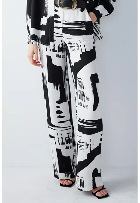 Прав панталон с абстрактен принт - Бял/Черен