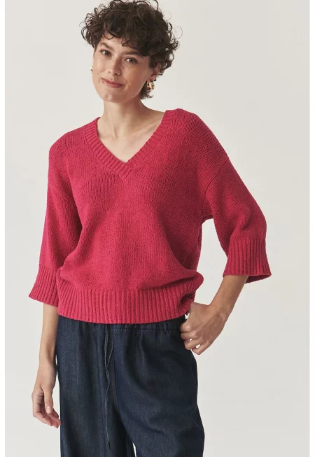 Пуловер с шпиц и 3/4 ръкави