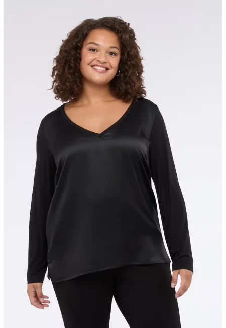 Сатинирана шпиц блуза