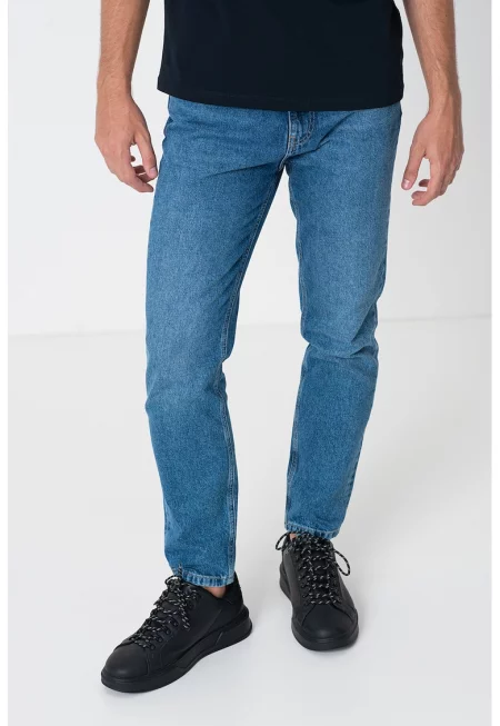 Скосени дънки със средновисока талия - Светлосин