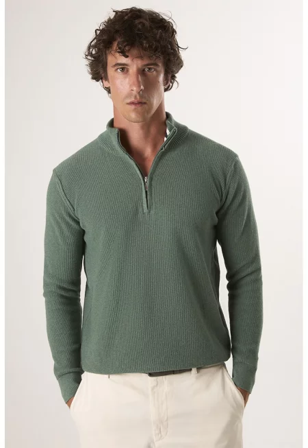 Слим пуловер с къс цип