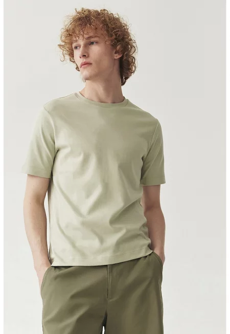 Тениска с овално деколте - Бледозелен