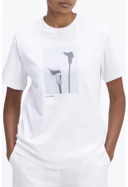 Тениска с овално деколте и шарка - Бял