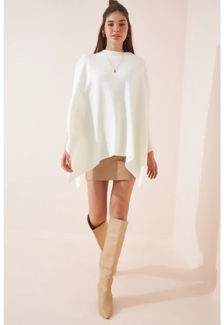 Уголемен пуловер тип пончо