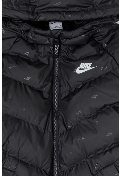 Яке с цип и лого