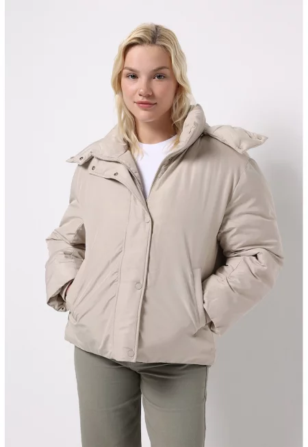 Зимно яке с отделяща се качулка