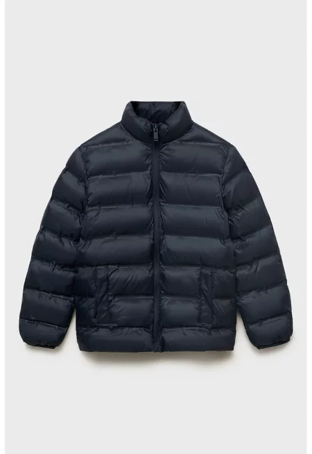 Зимно яке с вътрешен етикет за името