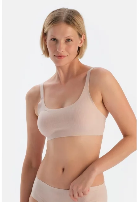 Безшевен сутиен