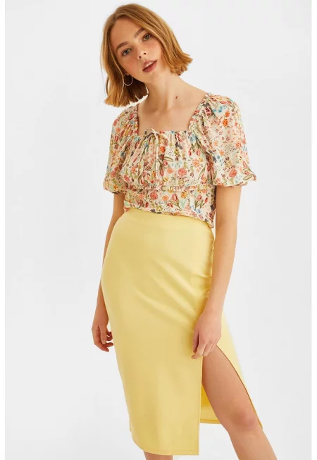 Блуза с шарка и къси ръкави