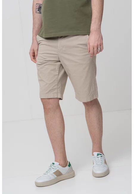 Къс панталон чино със стандартна кройка - Бежов