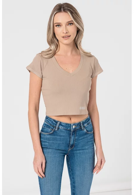 Къса фитнес тениска с шпиц