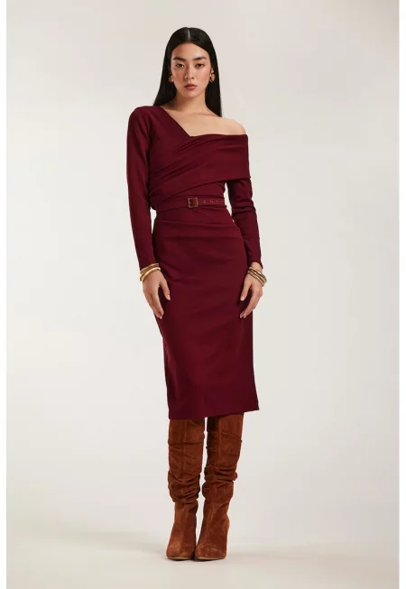 Миди рокля с голо рамо и колан - Бордо