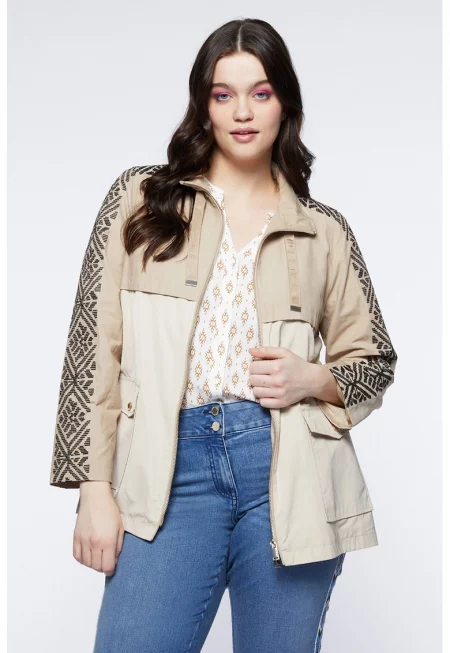 Олекотена парка с бродерии