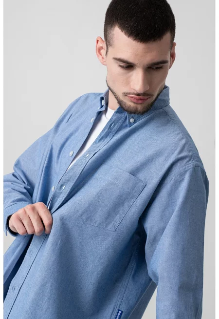 Памучна риза със свободна кройка