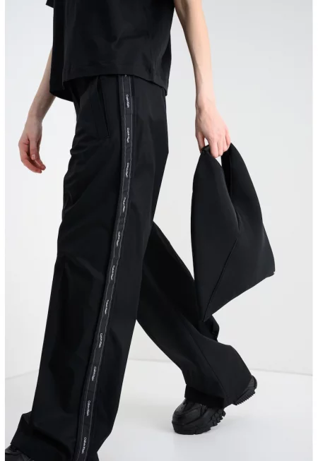 Панталон с широк крачол и лого - Черен