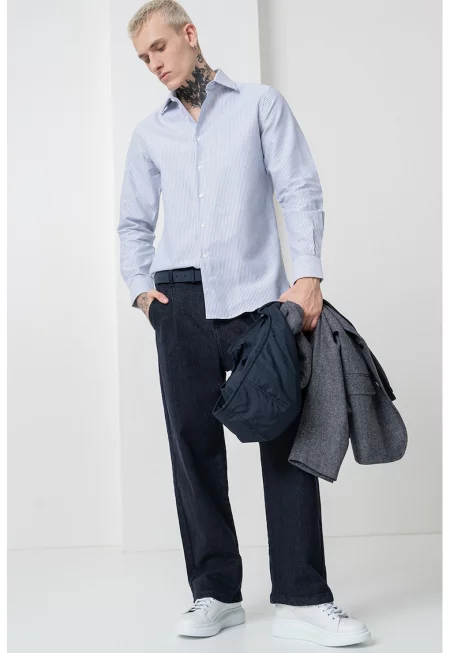 Раирана памучна риза с класическа яка - Бял/Син