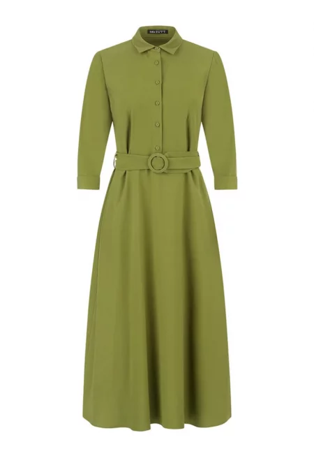 Разкроена рокля с дълъг ръкав и цепка с копчета