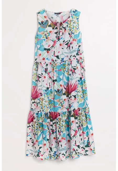 Разкроена рокля с десен