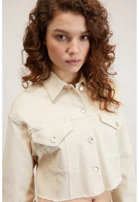 Яке от деним с незавършени краища