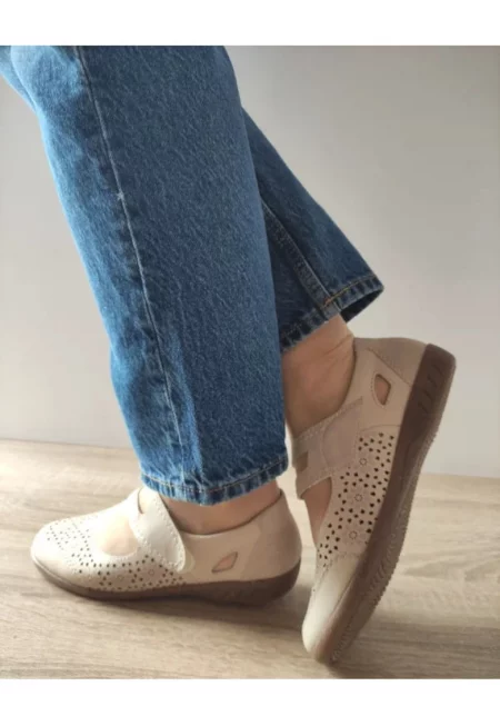 Дамски ежедневни обувки  47675-60 перфорирани- Бежови