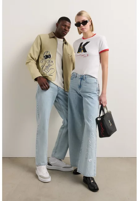 Дънки с висока талия и широк крачол