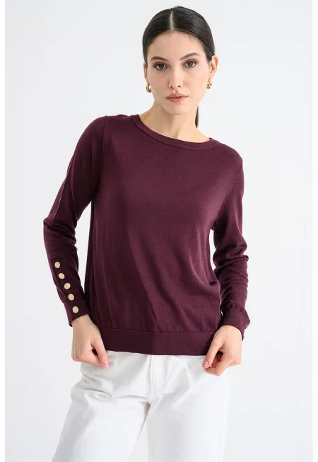 Фино плетен пуловер с овално деколте